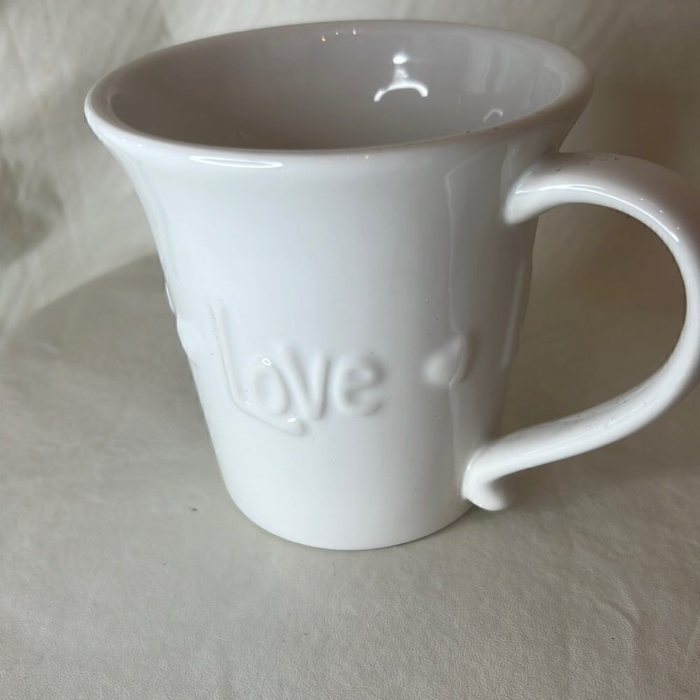 Kic Earthenware Love ❤️ White Ceramic 12 Ounce Coffee Tea Cocoa Collector Mug
